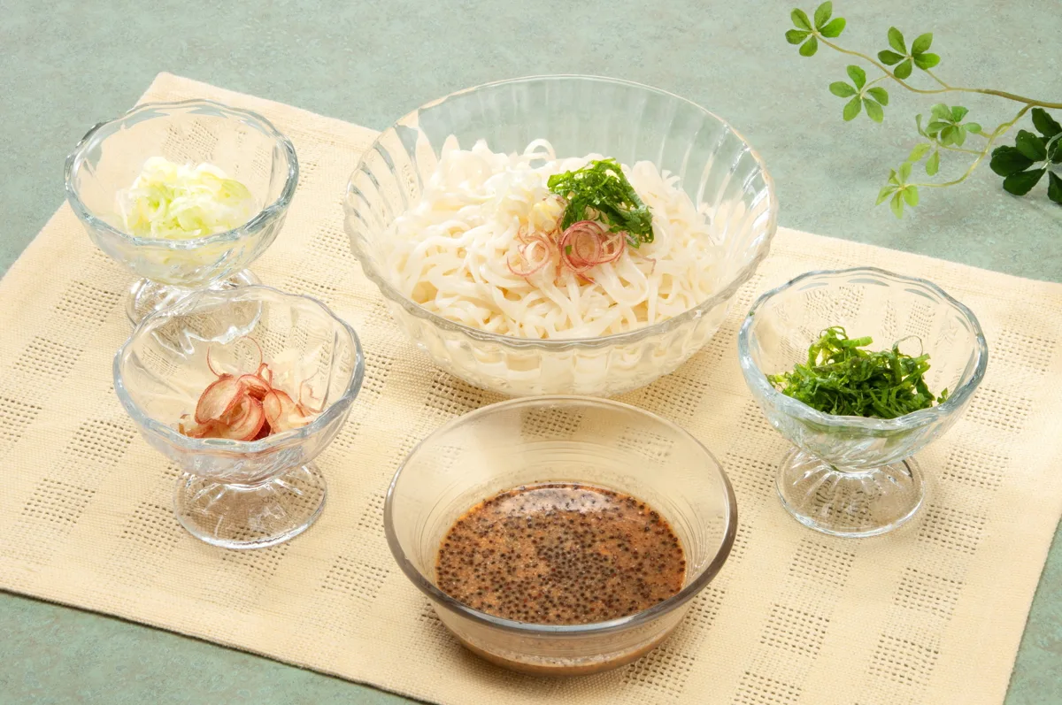 じゅうねん冷やだれ（じゅうねんひやだれ）