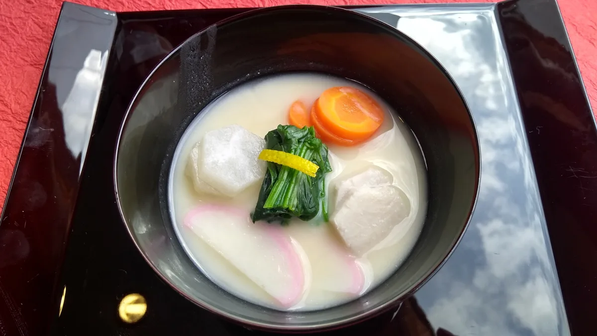 白味噌雑煮（しろみそぞうに）