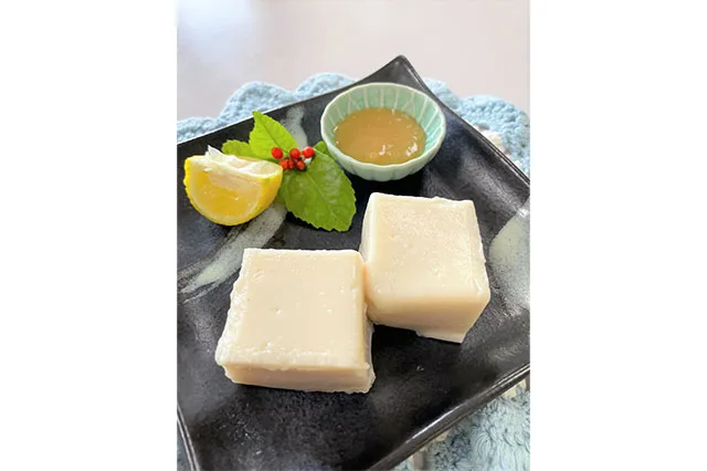 ピーナッツ豆腐（ぴーなっつどうふ）