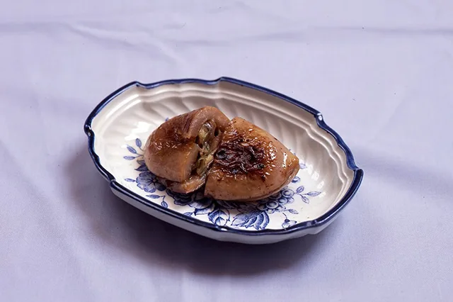 あけびの味噌詰め焼き/あけびの油焼き