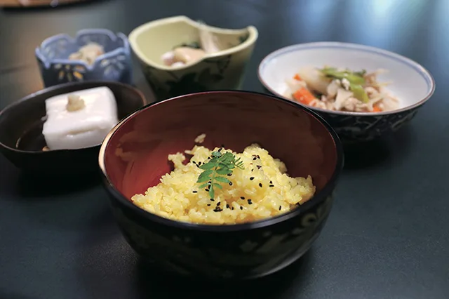 黄飯と黄飯かやく